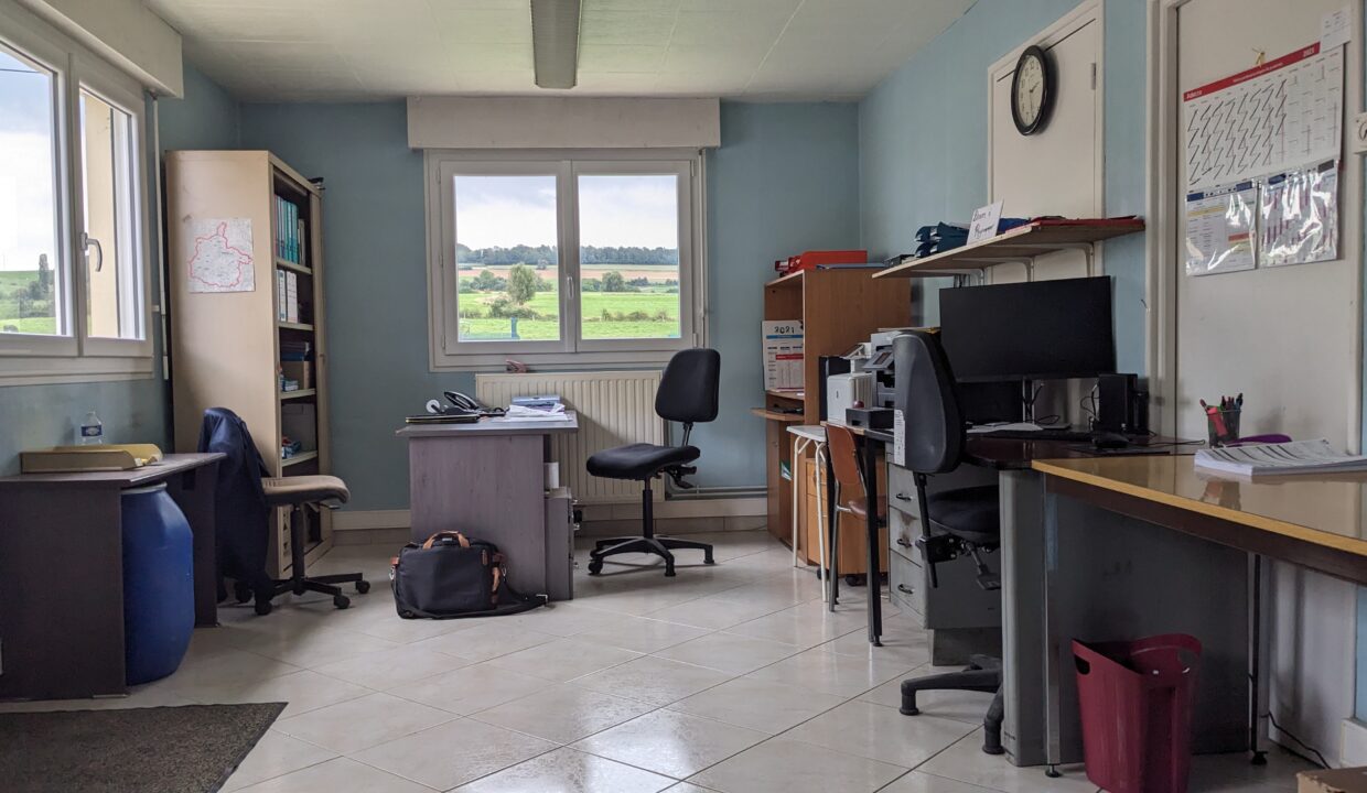 Bureau 1