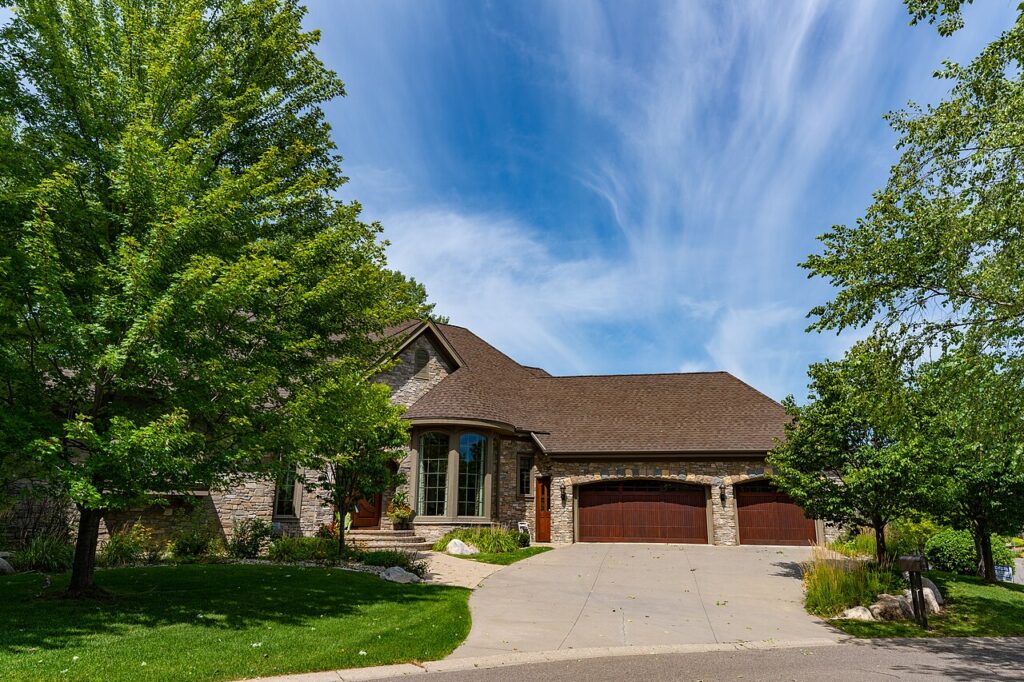 immobilier de luxe — Hidden Lakes Luxury Home - Golden Valley Real Estate - Minnesota