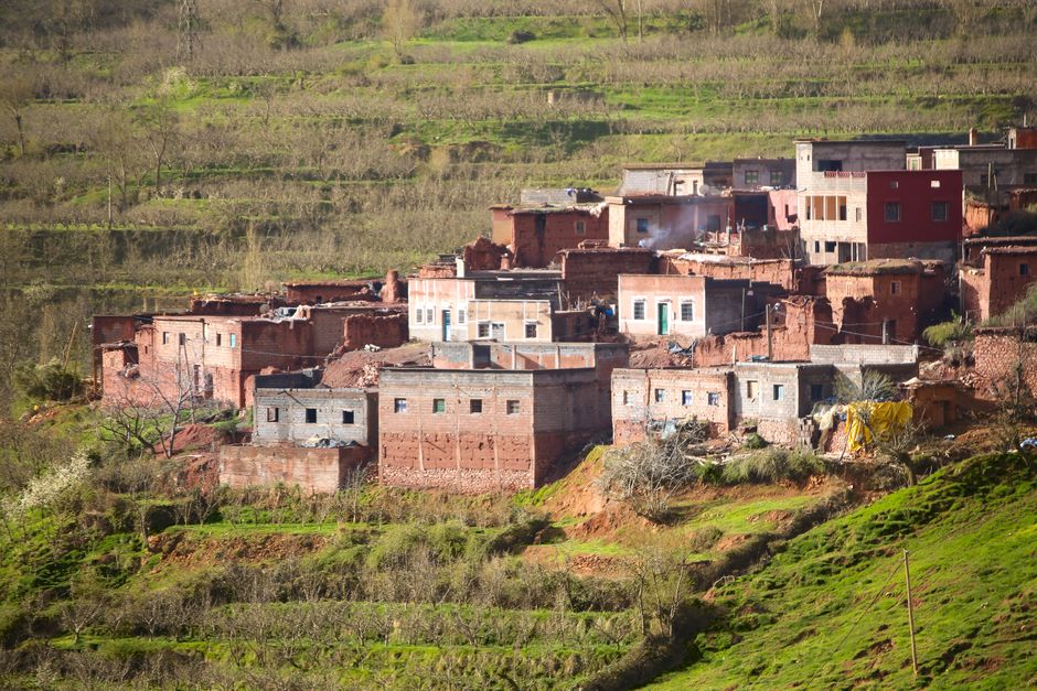 important de — Charmant village rural niché dans la verdure à Oukaïmeden, Marrakech-Safi, Maroc.