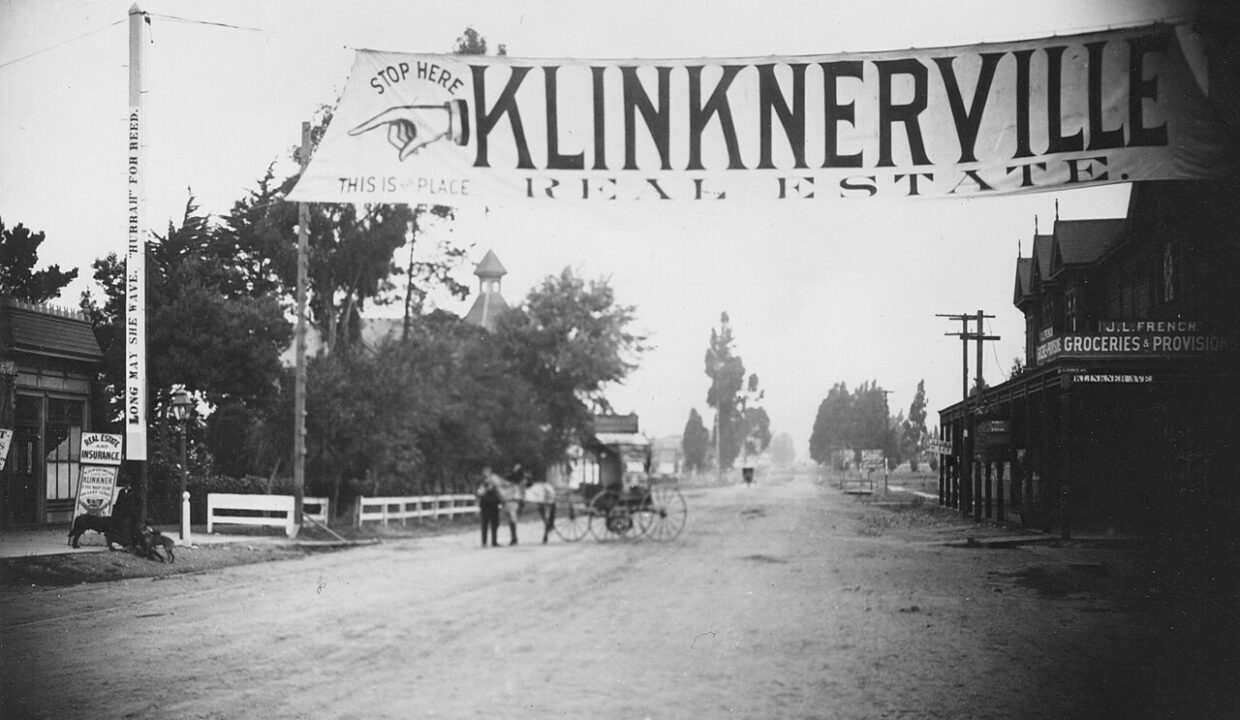 maisons avec piscine — Klinknerville Real Estate Banner c1890