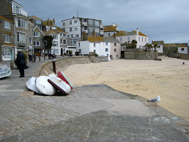 marché immobilier — Beachfront properties, St Ives - geograph.org.uk - 778473