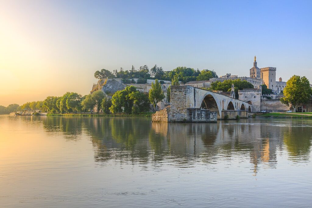 marche immobilier — Saint-benezet in southeastern France