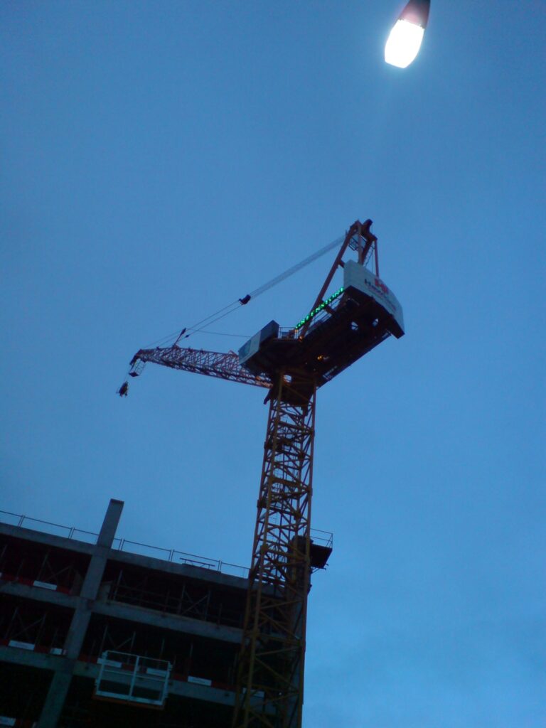projet de construction de — Construction Crane Residential Building II