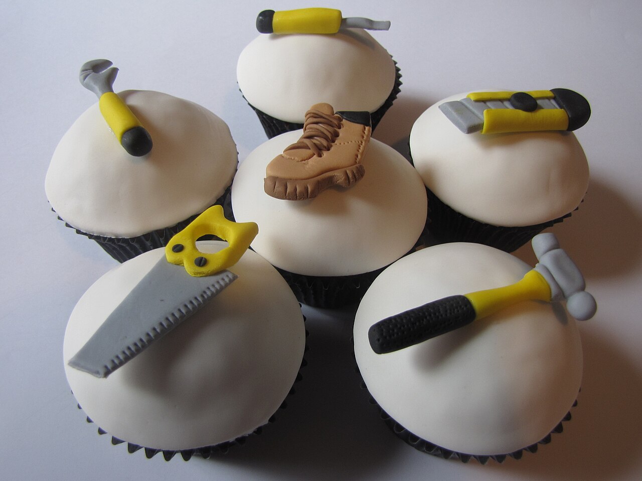 recherche appartement ou maison — Home Renovation Cupcakes (4402962654)